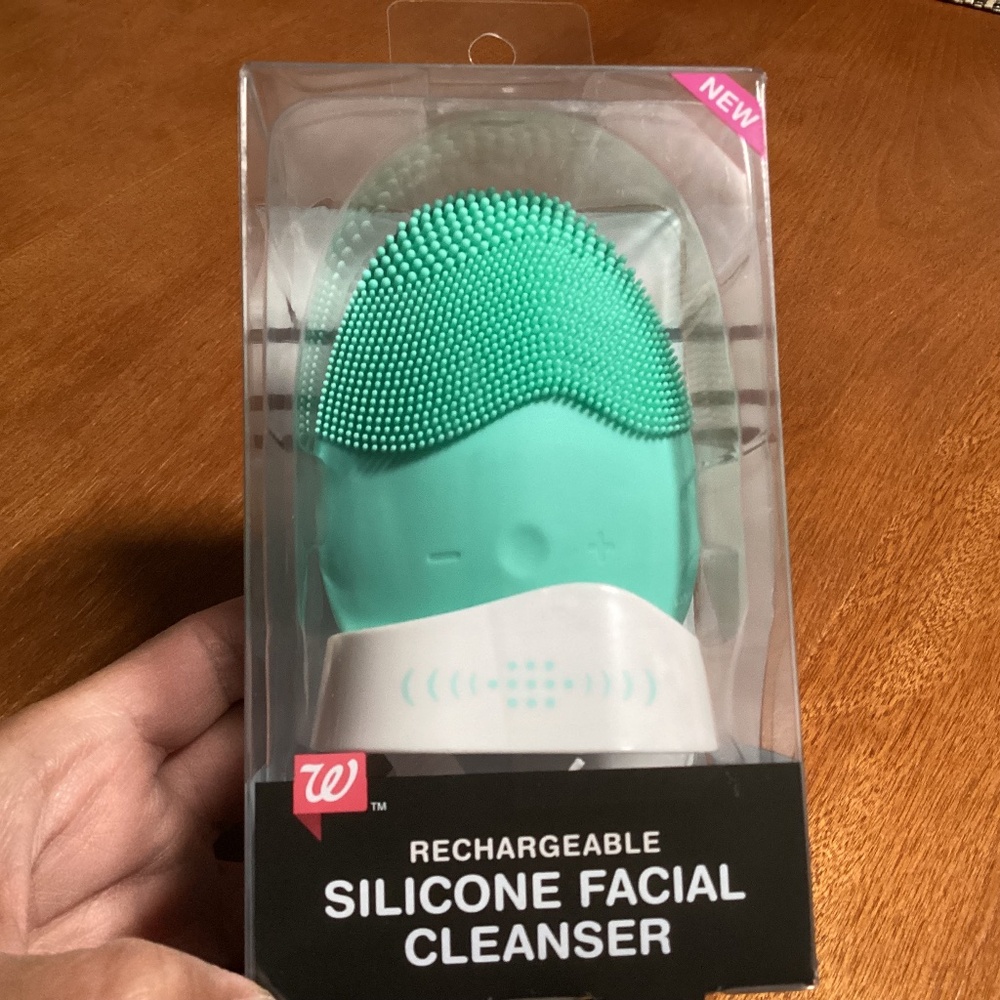 Walgreens Rechargeable Silicone Facial Cleanser New